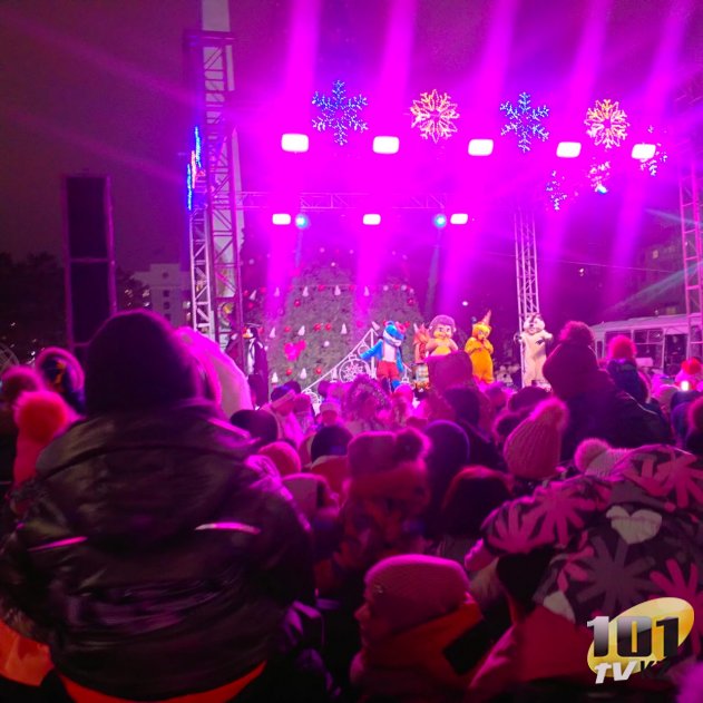 «Елочка – гори!» В Караганде зажгли главную елку города